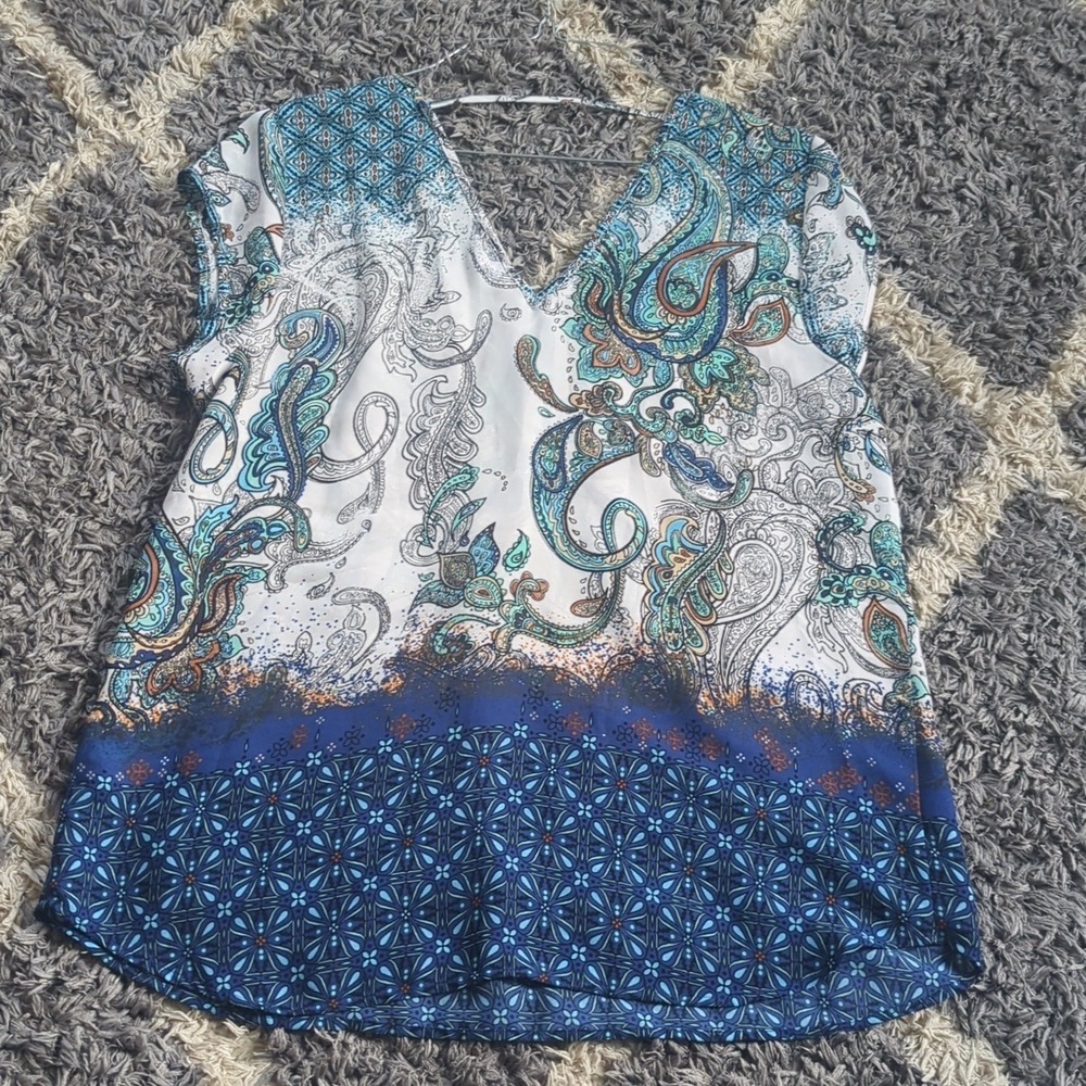 DR2 Deep V Neck Abstract Paisley Print Size Women's M Short Sleeve Blouse - Picture 7 of 7
